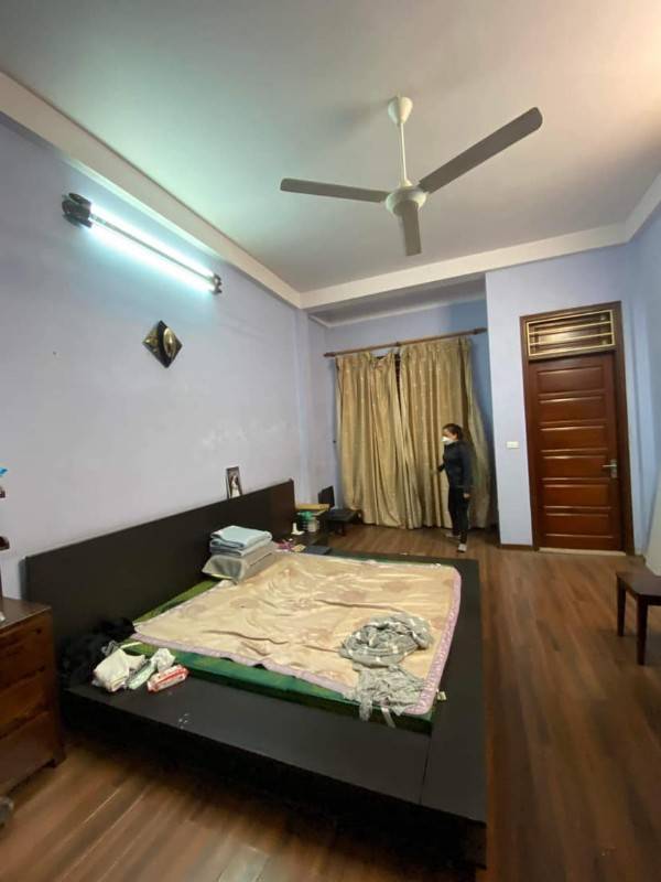 Bán gấp nhà ngõ 25 Vũ Ngọc Phan giá 7 tỷ, 65mx4T, SĐCC