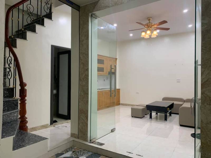 Bán gấp nhà ngõ 25B Cát Linh giá 3.6 tỷ, 35mx3 tầng, ở được luôn