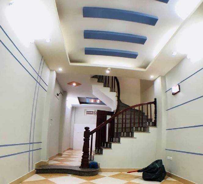 Bán gấp nhà ngõ 285 Đội Cấn giá 4,3 tỷ, 35mx6 tầng, ở được luôn.