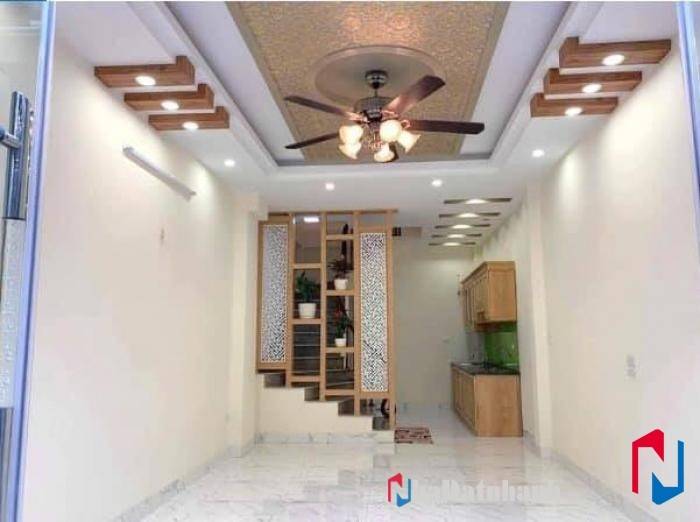 Bán gấp nhà ngõ 58 Trần Bình giá 4.2 tỷ, 40mx4 tầng đẹp, NT đầy đủ