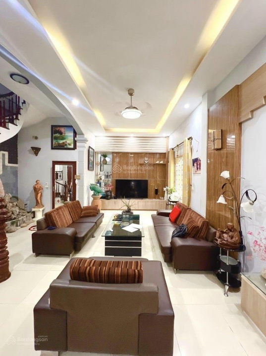 Bán nhà Đẹp, Gần Phố, Lô góc, Ở ngay đón tết Phố Trần Thái Tông 58m2 5 Tầng Giá 7 Tỷ LH0898 309 ***