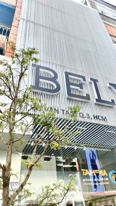 Bán nhà MT Võ Văn Tần, P5, Q3 DT (5.5x16m) HĐT 90 tr/tháng. LH 0395 946 666