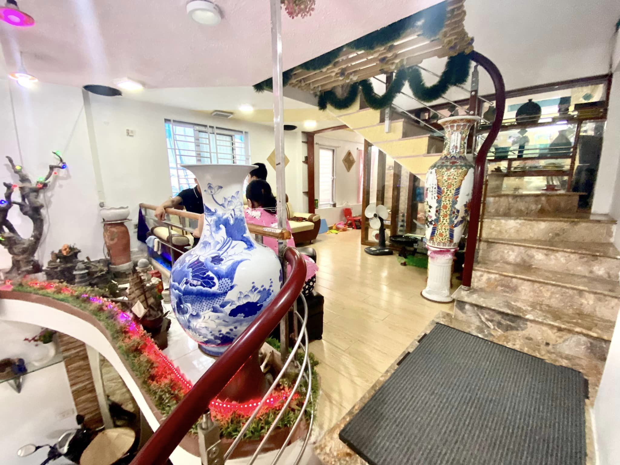 Bán nhà đường Lĩnh Nam 45m2*5T, mt 4m, LÔ GÓC 2 THOÁNG, Ô TÔ ĐỖ TRÁNH 30M, TIỆN ÍCH