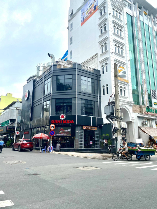 Bán nhà góc 2 MT Lê Thị Riêng, P Bến Thành, Q1. DT (6 x 15m) HDT 90tr/th.