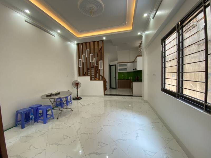 Bán nhà lô góc 2 ngõ 38 m2 x 5T đẹp ngõ 1 Võ Chí Công, Cầu Giấy 4,8 tỷ