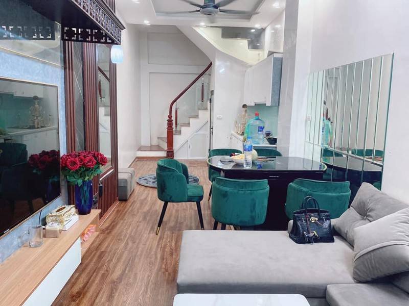 Bán nhà ngõ 22 Tôn Thất Tùng giá 3 tỷ, 25mx4 tầng, Nội thất đẹp, số đỏ