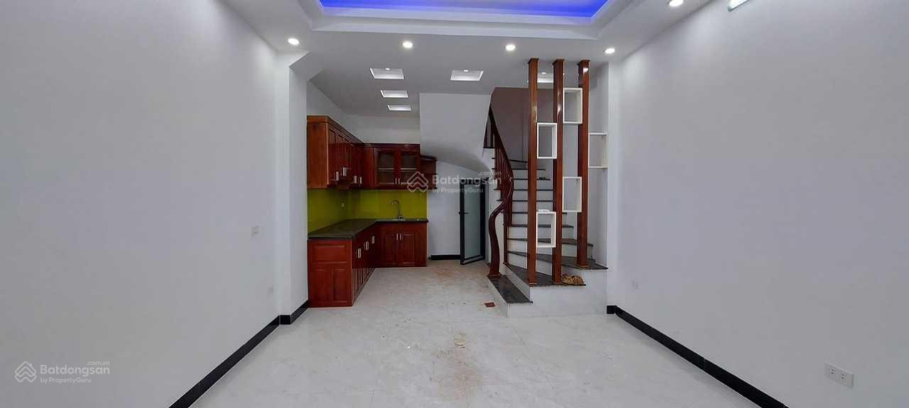 Bán nhà ngõ 3 cầu Bươu Thanh Trì 32m2, giá 3.2 tỷ