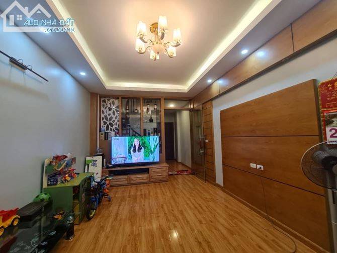 Bán nhà ngõ 82 Yên Lãng giá 4.85 tỷ, DT 35m x5T, oto đỗ gần, ở luôn