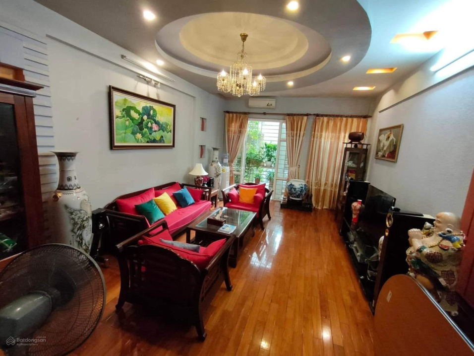 Bán nhà phố Nguyễn Chí Thanh, quận Đống Đa. DT 105m2, MT 5m, nhà đẹp ở ngay, ko phải sửa chữa