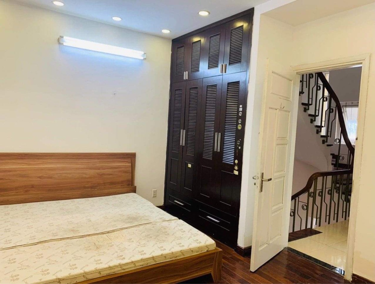 Nhà mặt phố Chính Kinh, Thanh Xuân, tặng full nội thất, 4 tầng diện tích 76m