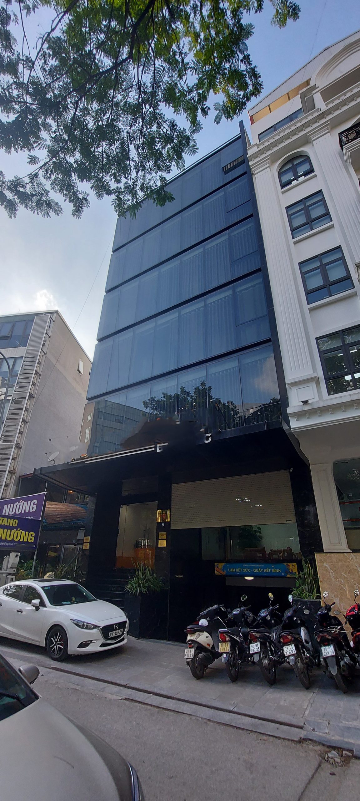 Bán Tòa Nhà VP 101m2 ,8 Tầng Mặt Phố Cự Lộc , Thanh Xuân ,Dòng Tiền Khủng, Gara, Mặt Hồ Siêu Đẹp, Giá 32 Tỷ