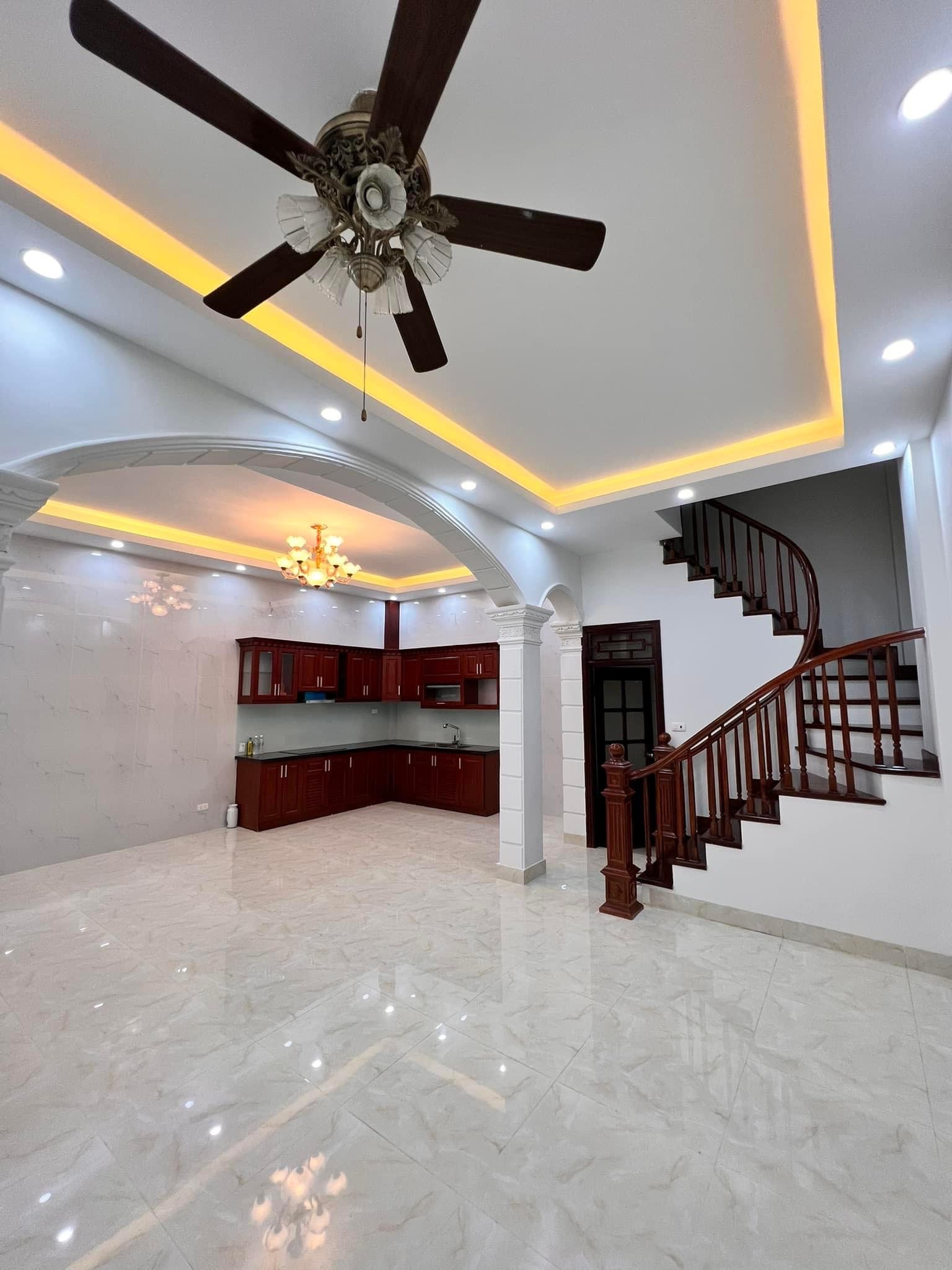 Bán nhà phố Nguyễn Khánh Toàn, Cầu Giấy - DT sổ đỏ 56m2, 4 tầng, giá 8.3 tỷ