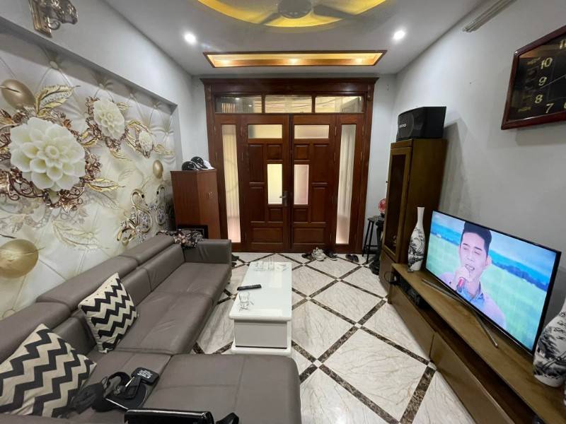 Cần bán gấp nhà ngõ 41 Thái Hà giá 6.25 tỷ, 40mx5T, Mới Đẹp, SĐCC