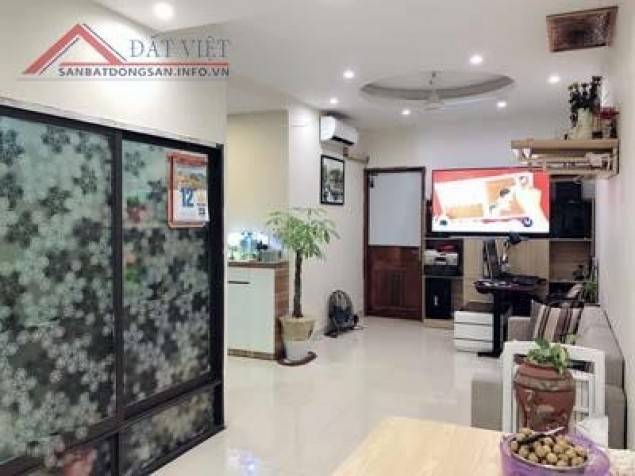 Cần bán nhà ngõ 285 Đội Cấn giá 4.25 tỷ, 35mx6T, đẹp , ngõ thoáng