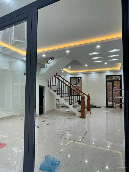 Chính chủ cần bán liền kề 649 Phạm Văn Đồng 63m2 x 5 tầng giá 11.45 tỷ. 0979 343 959