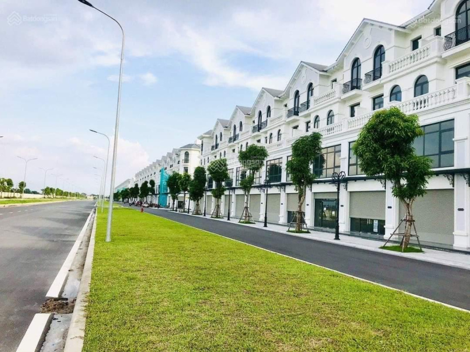 Chính chủ cần bán shophouse giá rẻ nhất Vin Gia Lâm, đang cho thuê 22tr/tháng