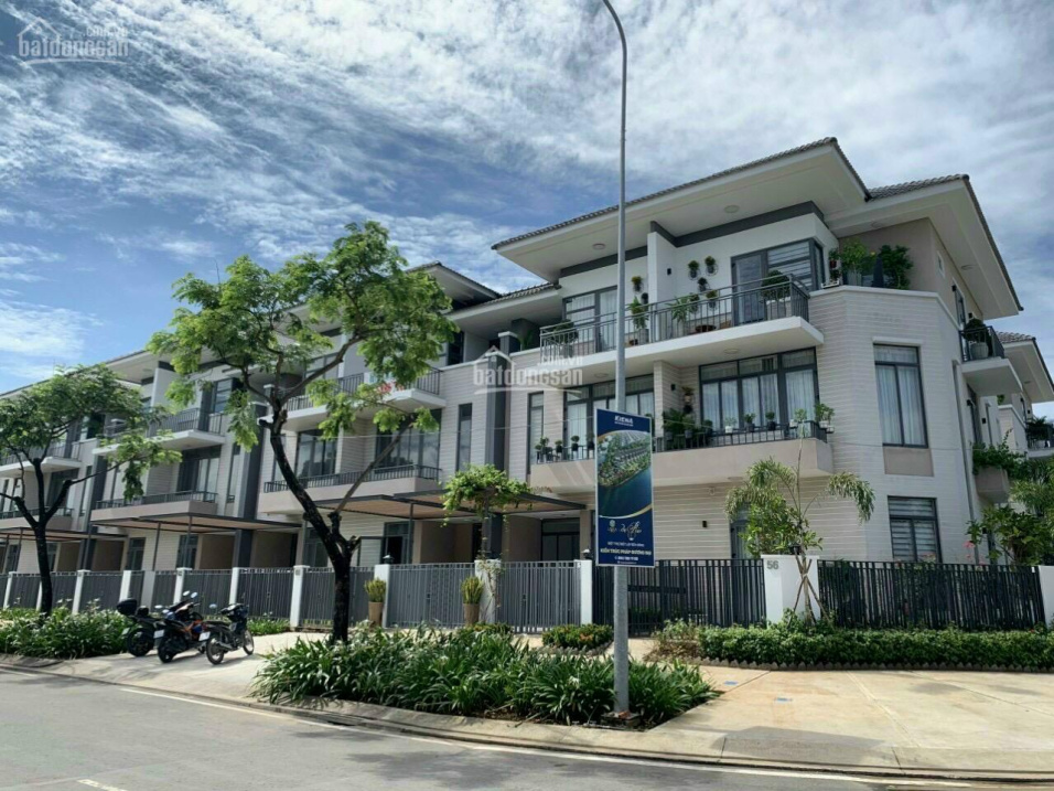 Chính chủ kẹt tiền bán gấp nhà phố Lavila Kiến Á, DT 5.5x17.6m, giá 10.5 tỷ (ngộp ngân hàng)