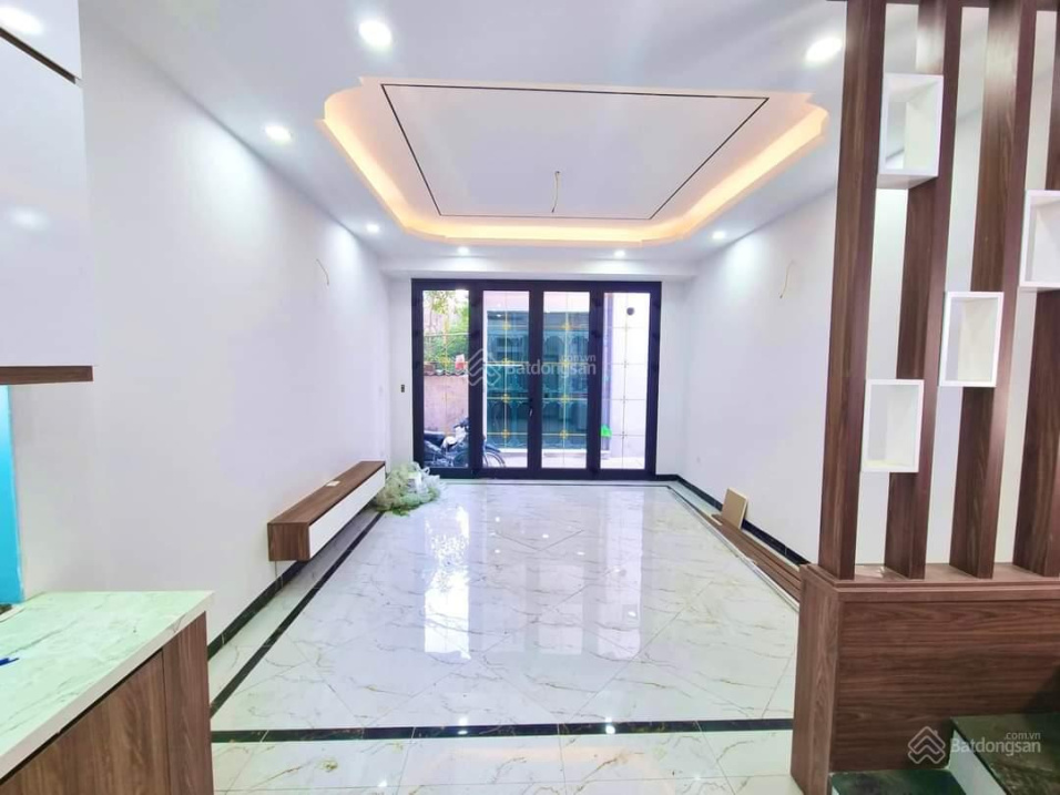 NHÀ MẶT NGÕ- 40m2x5T- Ô TÔ VÀO NHÀ- GẦN HỌC VIỆN TÀI CHÍNH- ĐỦ MỌI TIỆN ÍCH KHÔNG THIẾU J