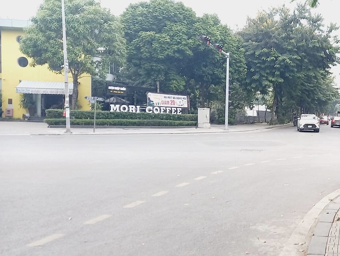 Bán nhà mặt phố Văn Phú, Hà Đông, Dt:145m2, 5 tầng, mt:24m