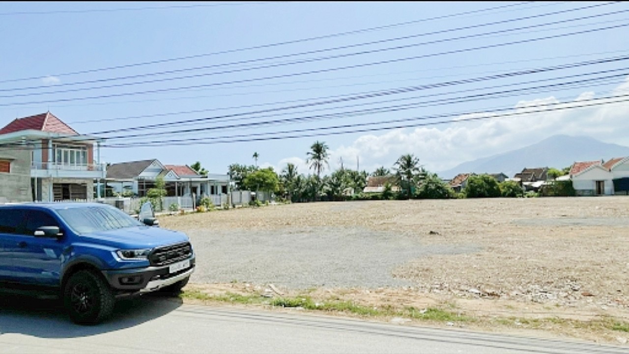 BÁN ĐẤT 3 MẶT ĐƯỜNG PHƯỜNG NINH GIANG, NINH HÒA, KHÁNH HÒA 840m2 ĐẤT Ở Ngang 42m.