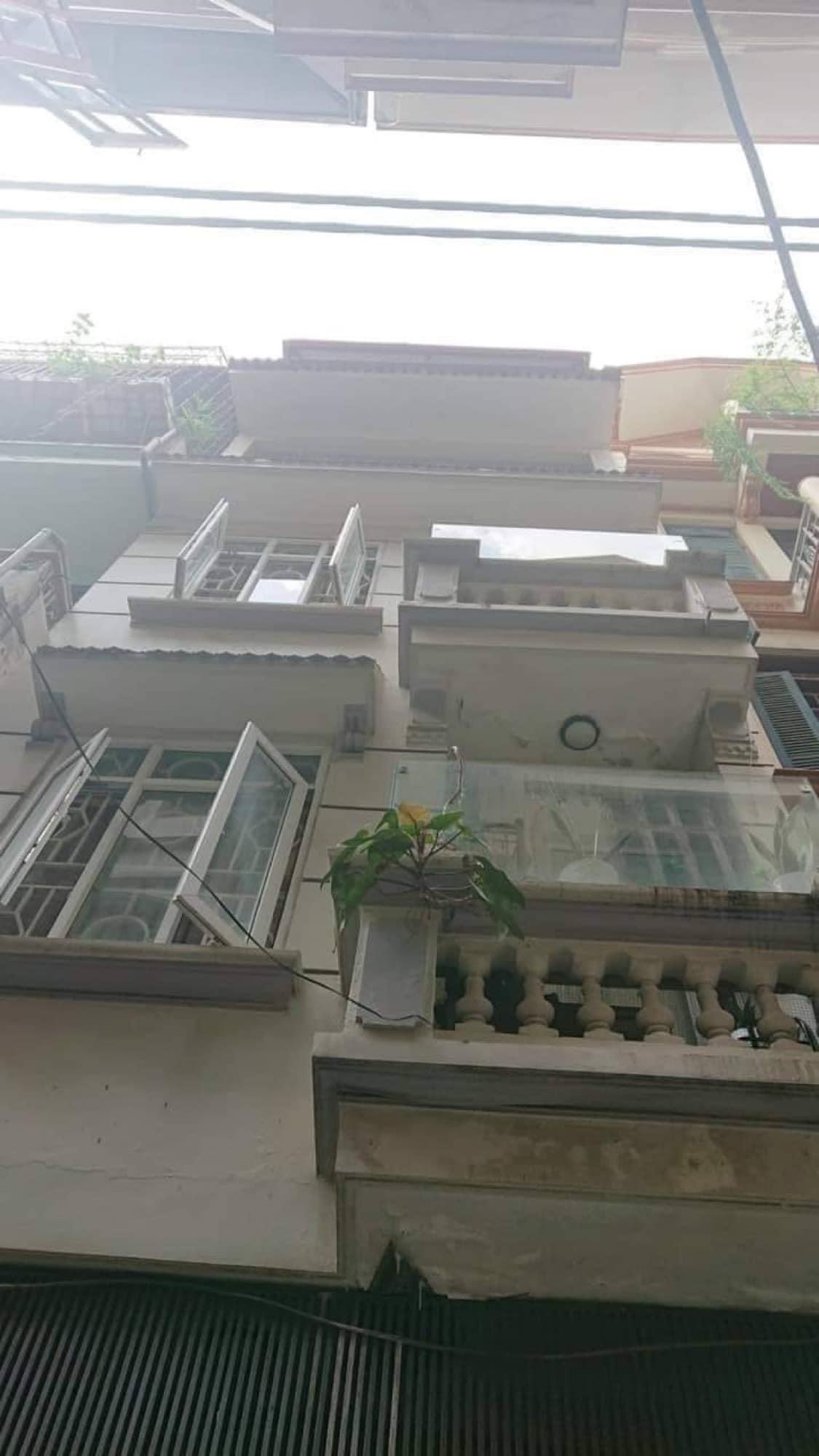 NHÀ TRIỆU ĐÔ TRẦN QUANG DIỆU, ĐỐNG ĐA, KINH DOANH, 62M*4 TẦNG , GIÁ : 16,3 TỶ