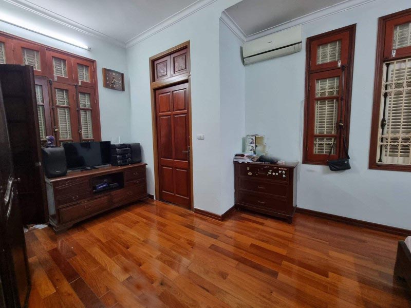 Mặt phố Đỗ Quang, DT 55m2 x 6 tầng, 14 tỷ có thương lượng