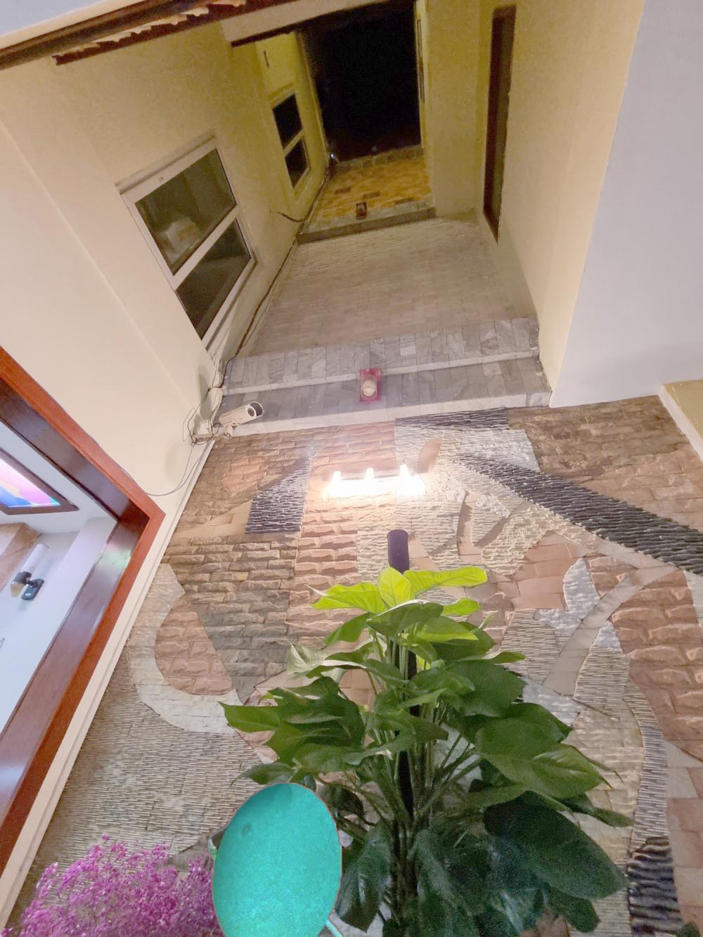 Mặt phố Dương Quảng Hàm, chỉ 23 tỷ 2, DT 100m2 x 6 tầng