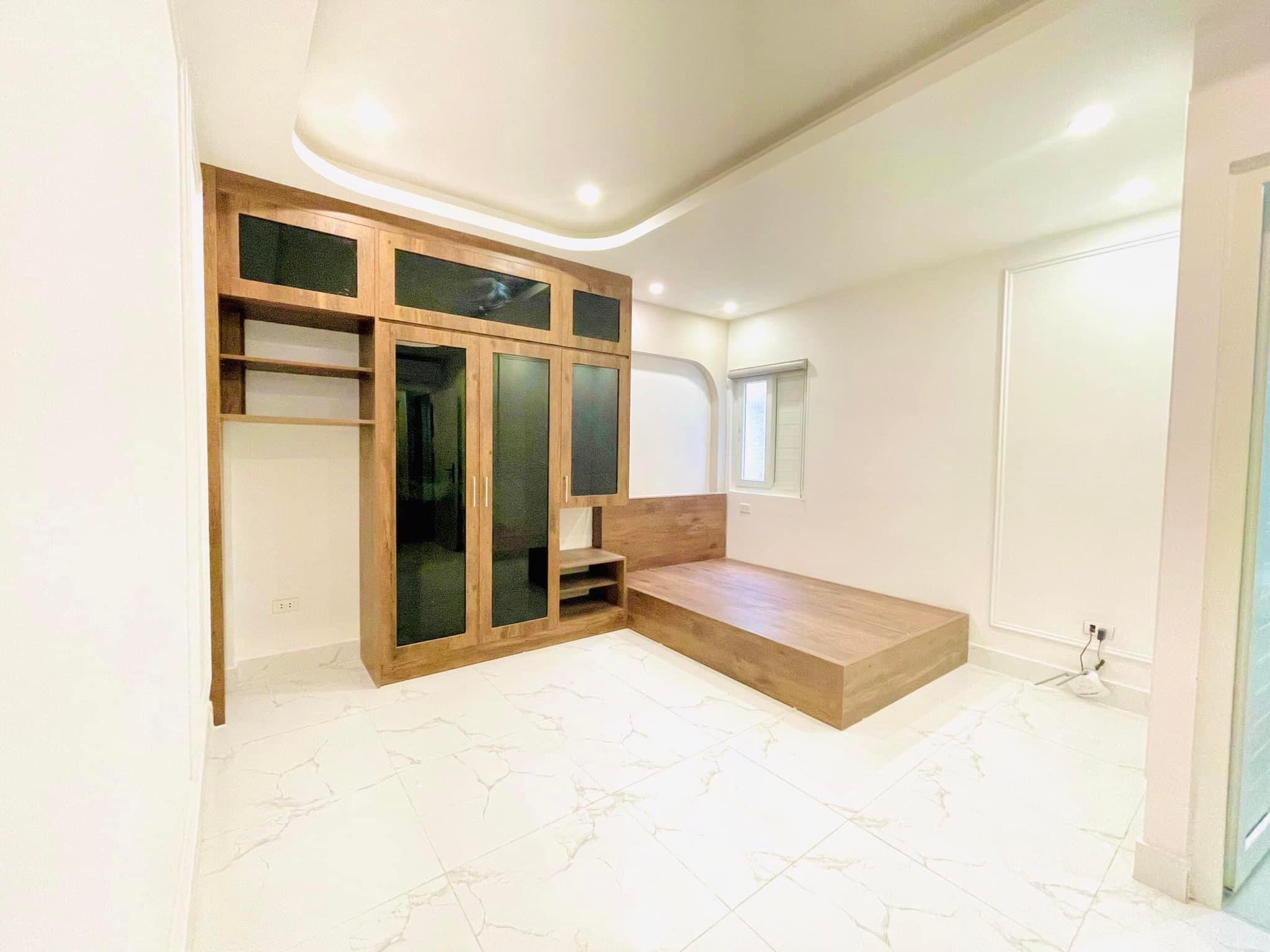 Bán toà chung cư mini cho thuê 55m 8 tầng thang máy Tôn Đức Thắng gần phố