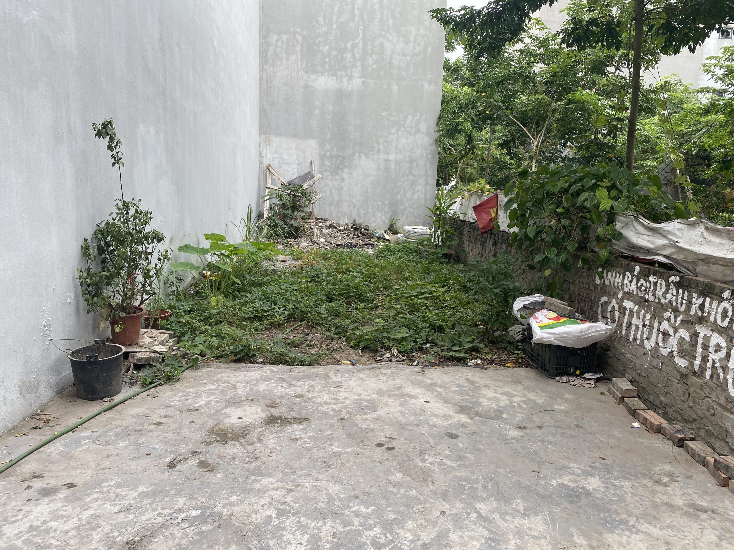 Chủ nhà tha thiết muốn bán mảnh đất nằm trong tổ dân phố Nông Lâm thị trấn Trâu Quỳ