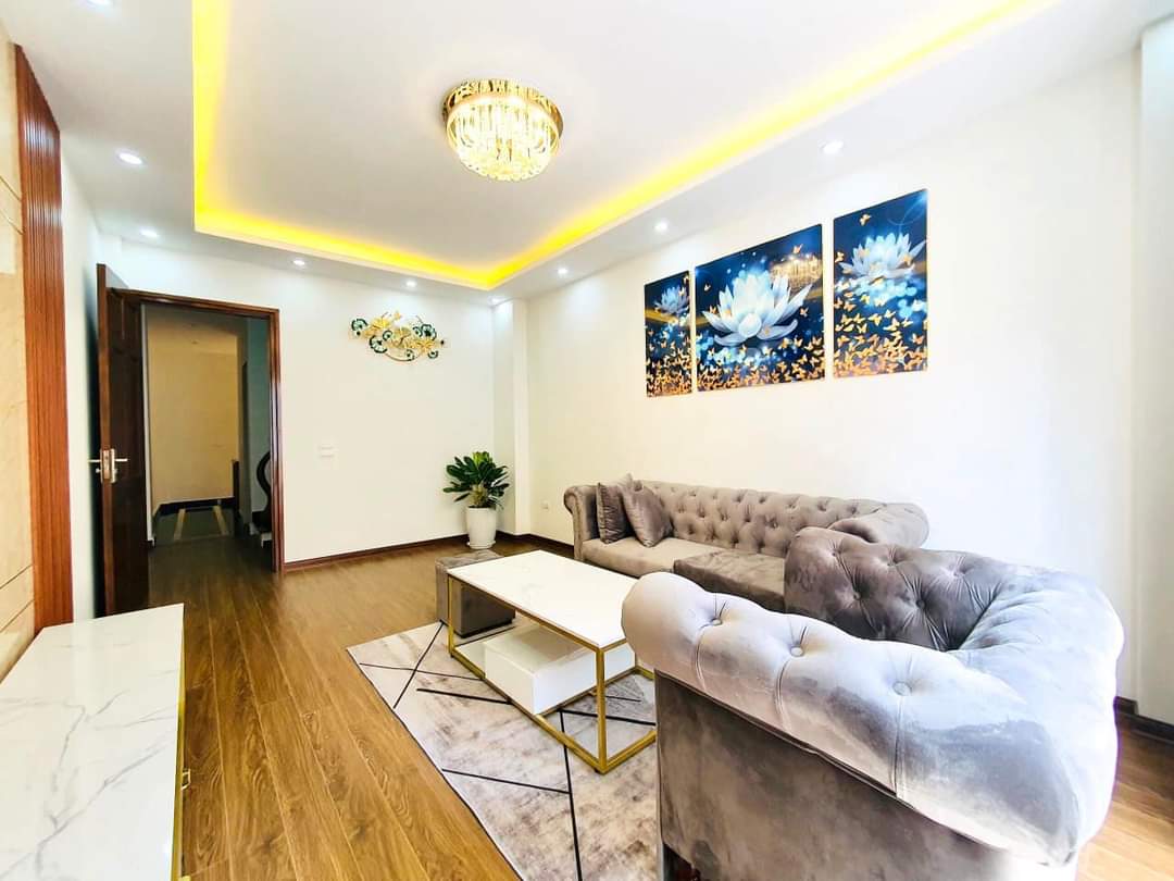 NHÀ ĐẸP 5 TẦNG, 5.6TY, NGUYỄN VĂN CỪ, TẶNG FULL NỘI THẤT