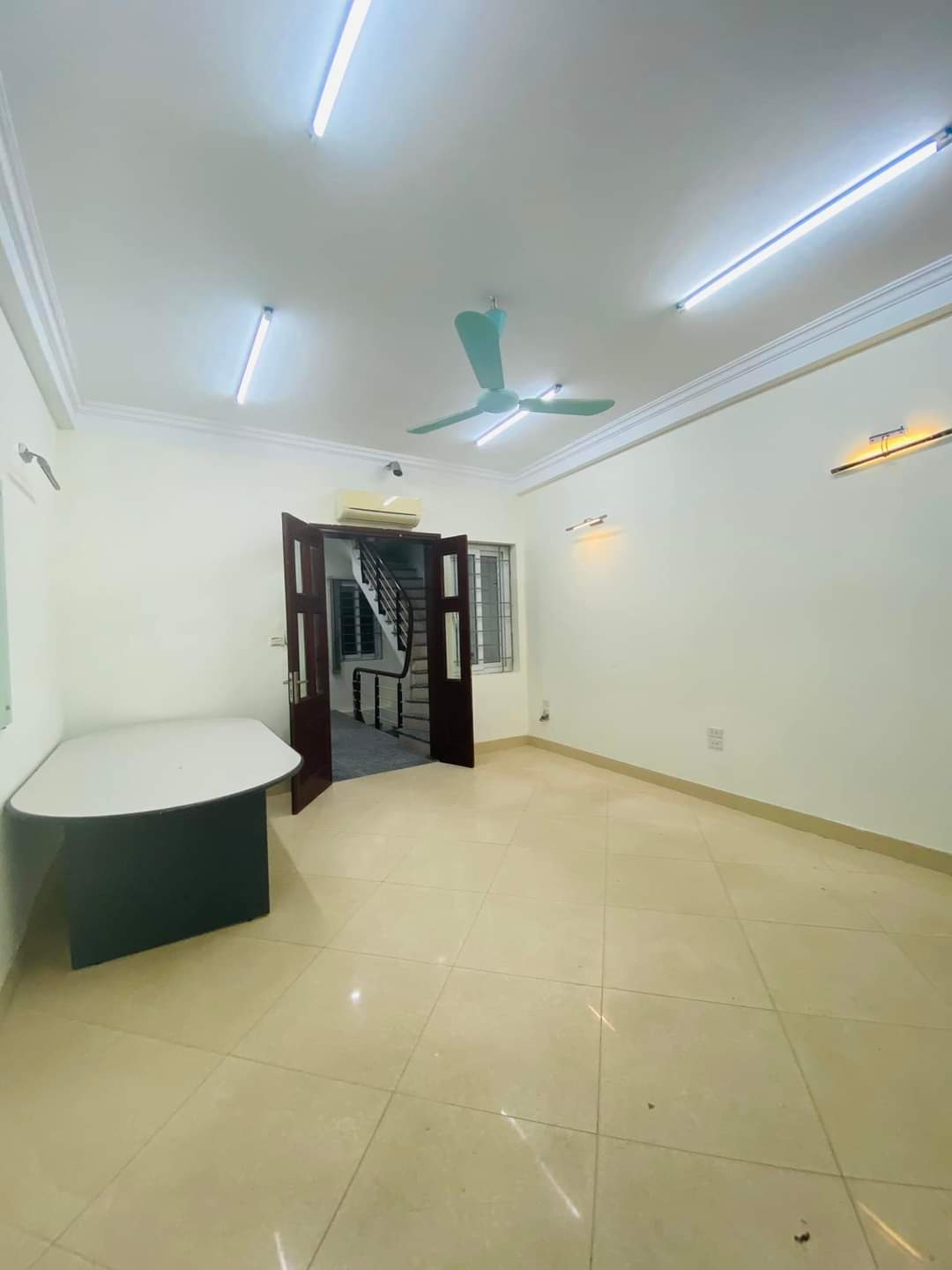 Siêu phẩm tòa văn phòng phố Nguyễn Lân quận Thanh Xuân Hà Nội thang máy sịn sò