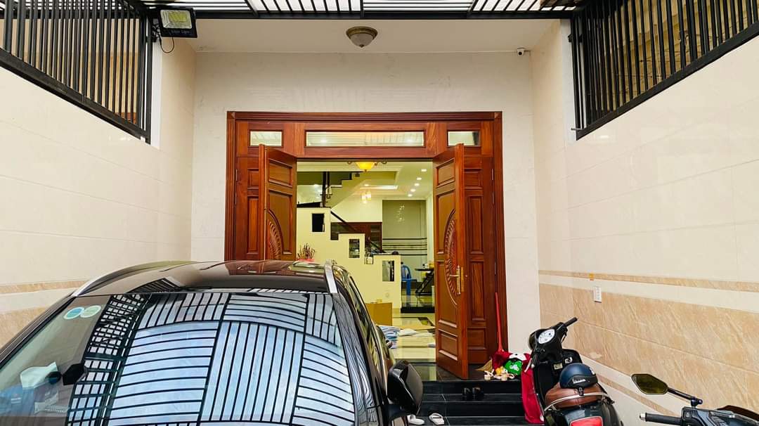 NGỘP BANK BÁN GẤP NHÀ ĐẸP 4 TẦNG CẠNH GIGAMALL HẺM XE HƠI - 90M2 - NHỈNH 12 TỶ