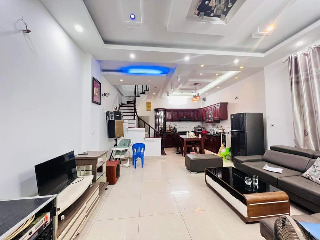 Bán Nhà Cạnh Trạm Bơm Yên Nghĩa Gần ô tô 34m2 có 4T chỉ 2 tỷ