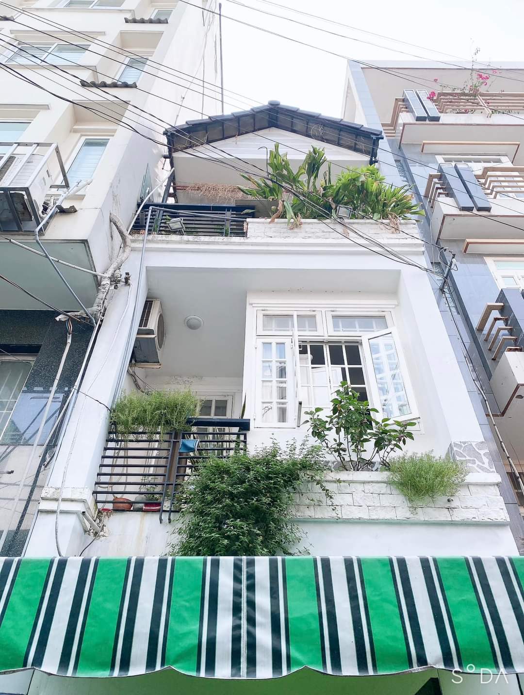 Nhà ngộp 50m2 không lộ giới, 3 tầng kiên cố