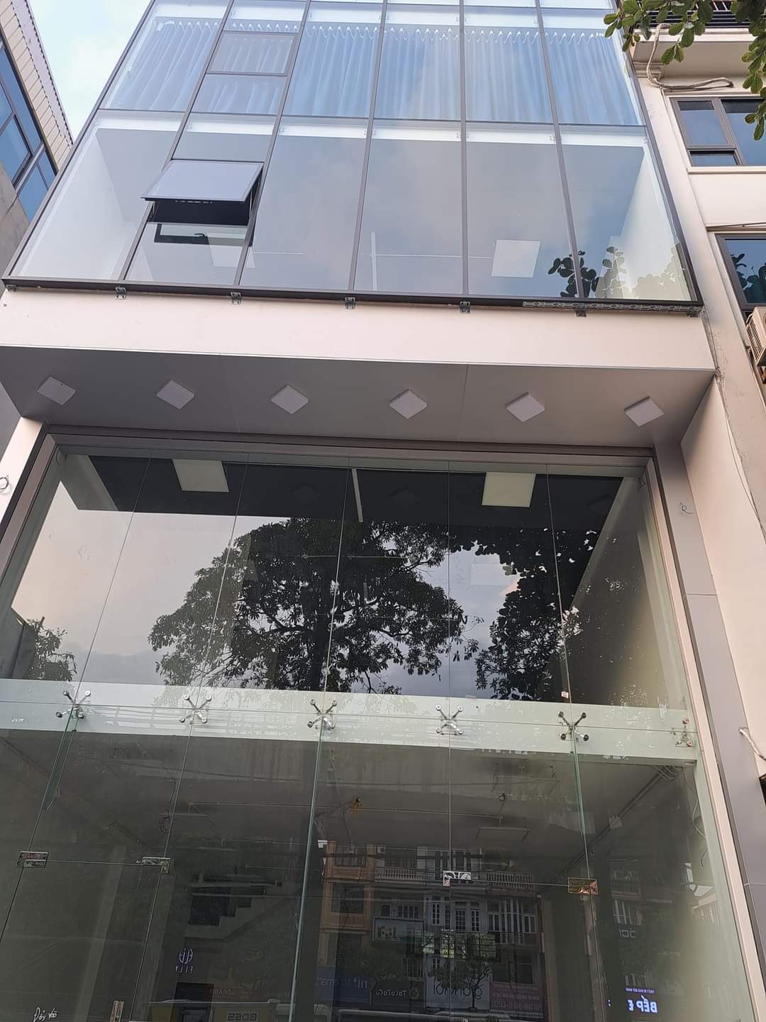 MẶT PHỐ NGÕ TỨC MẠC, TRẦN HƯNG ĐẠO, HOÀN KIẾM, TÒA NHÀ 2 THANG MÁY, 2 THOÁNG TRƯỚC SAU