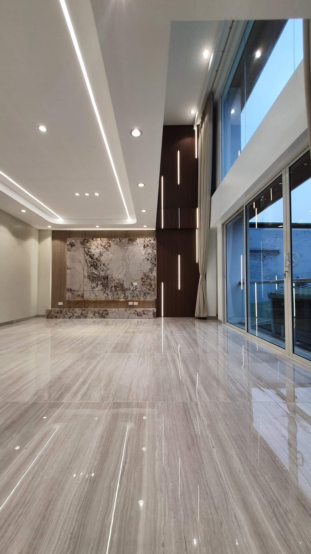 Hoàng cầu 60m 8 tầng thang máy hạng nặng mt7m đẹp như KS,Penthouse