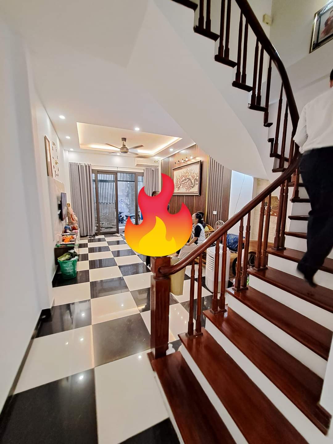 RẺ BẤT NGỜ NHÀ CHÍNH KINH 60m2 GẦN GA TÀU ĐIỆN - HƯỞNG TRỌN TIỆN ÍCH ROYAL CITY