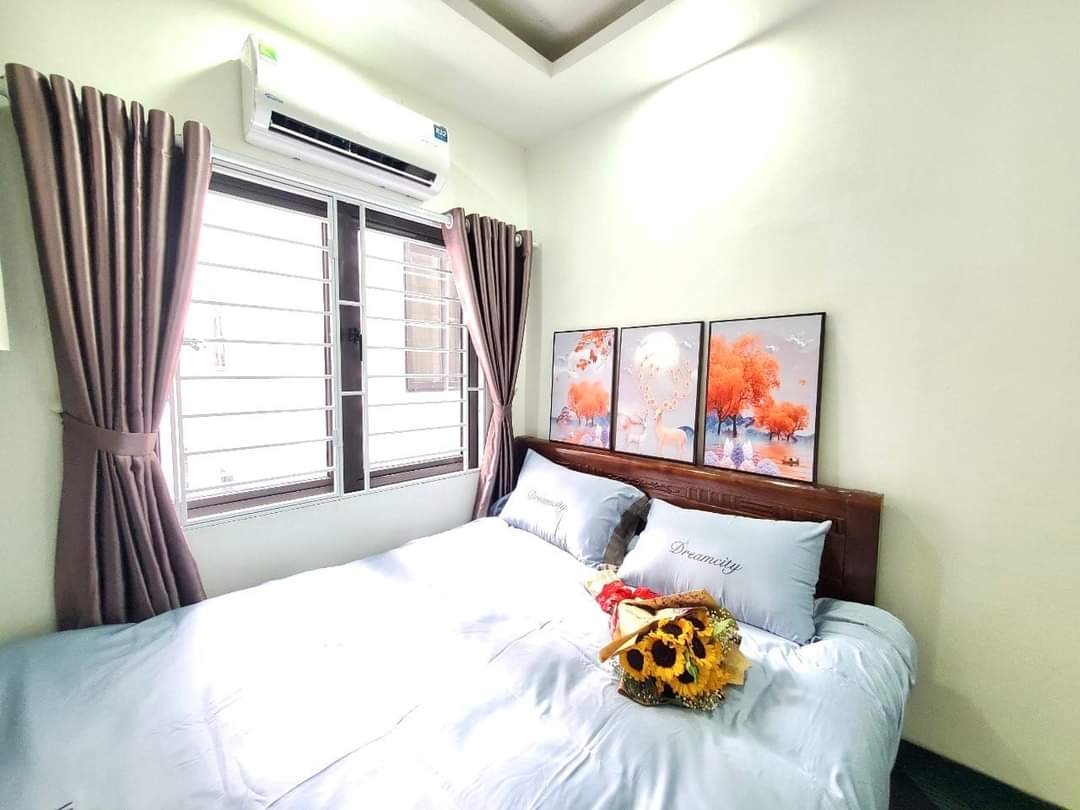 Siêu Phẩm Đường Láng, Diện Tích 55t, 8 Phòng Ngủ, Thang Máy, 1Phút Ra mặt Phố, Giá 9.9 tỷ.