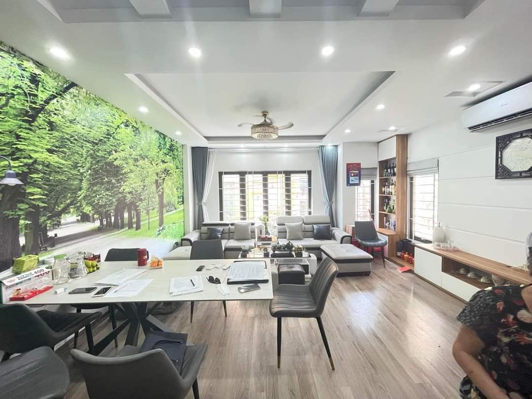 NHÀ ĐẸP VÕ CHÍ CÔNG - TT CẦU GIẤY - LÔ GÓC - TẶNG TOÀN BỘ NỘI THẤT - Ô TÔ ĐỖ CỬA - KINH