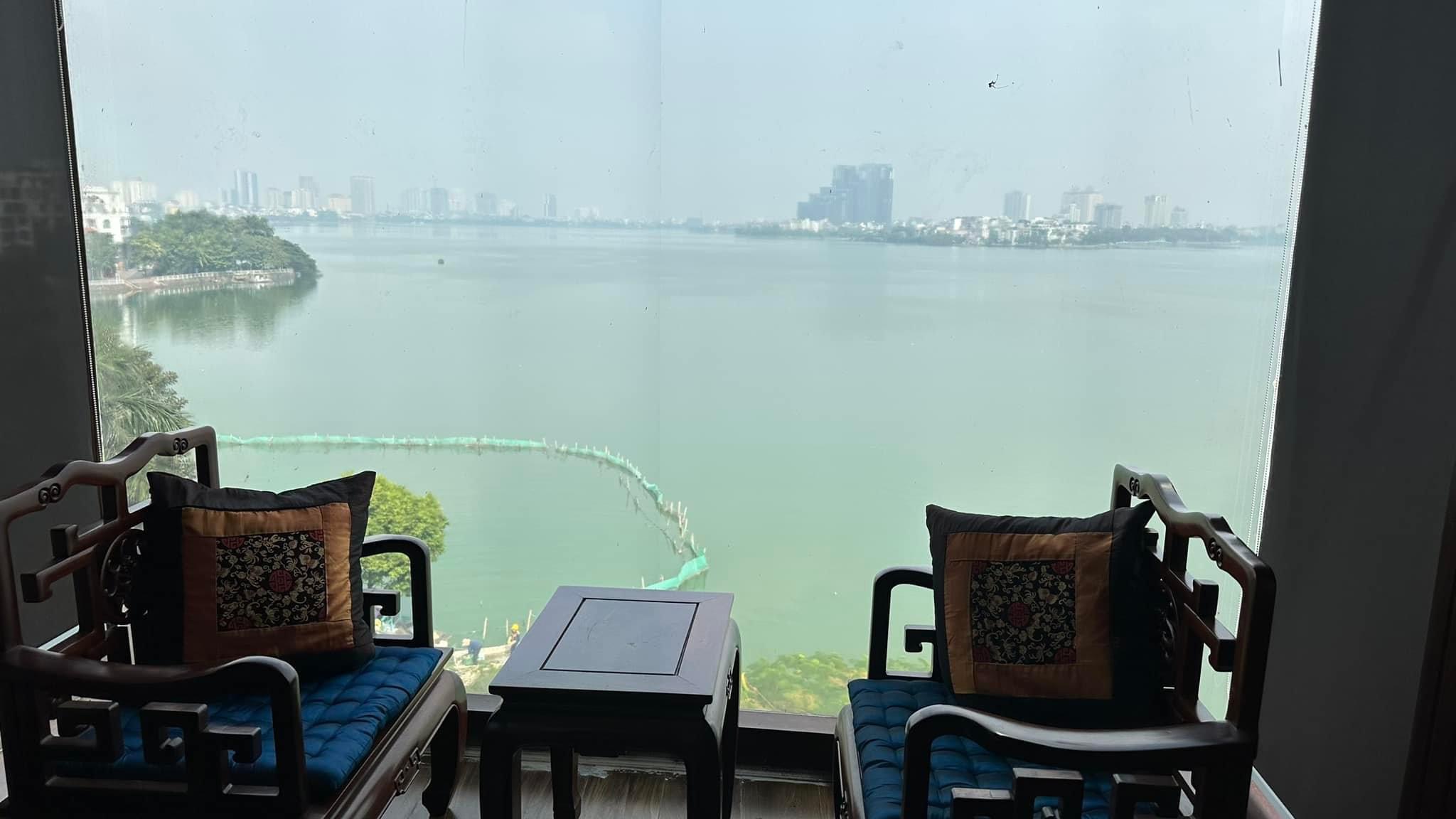 Bán nhà mặt phố Trích Sài view ôm trọn Hồ Tây thoáng mát