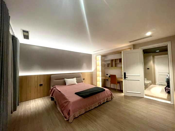 Mặt phố Hoàng Ngân, DT 401m2 x 9 tầng, mặt tiền 16m, 218 tỷ