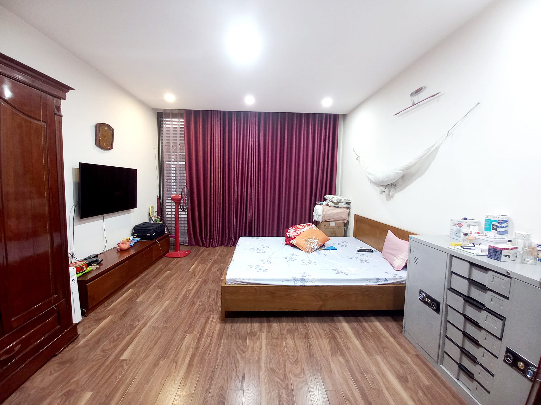 BÁN NHÀ PHỐ HỒNG MAI, HAI BÀ TRƯNG, S 60M, 4 TẦNG, CÁCH Ô TÔ 10M. GIÁ CHỈ 3 TỶ 8. CHO THUÊ DÒNG TIỀN