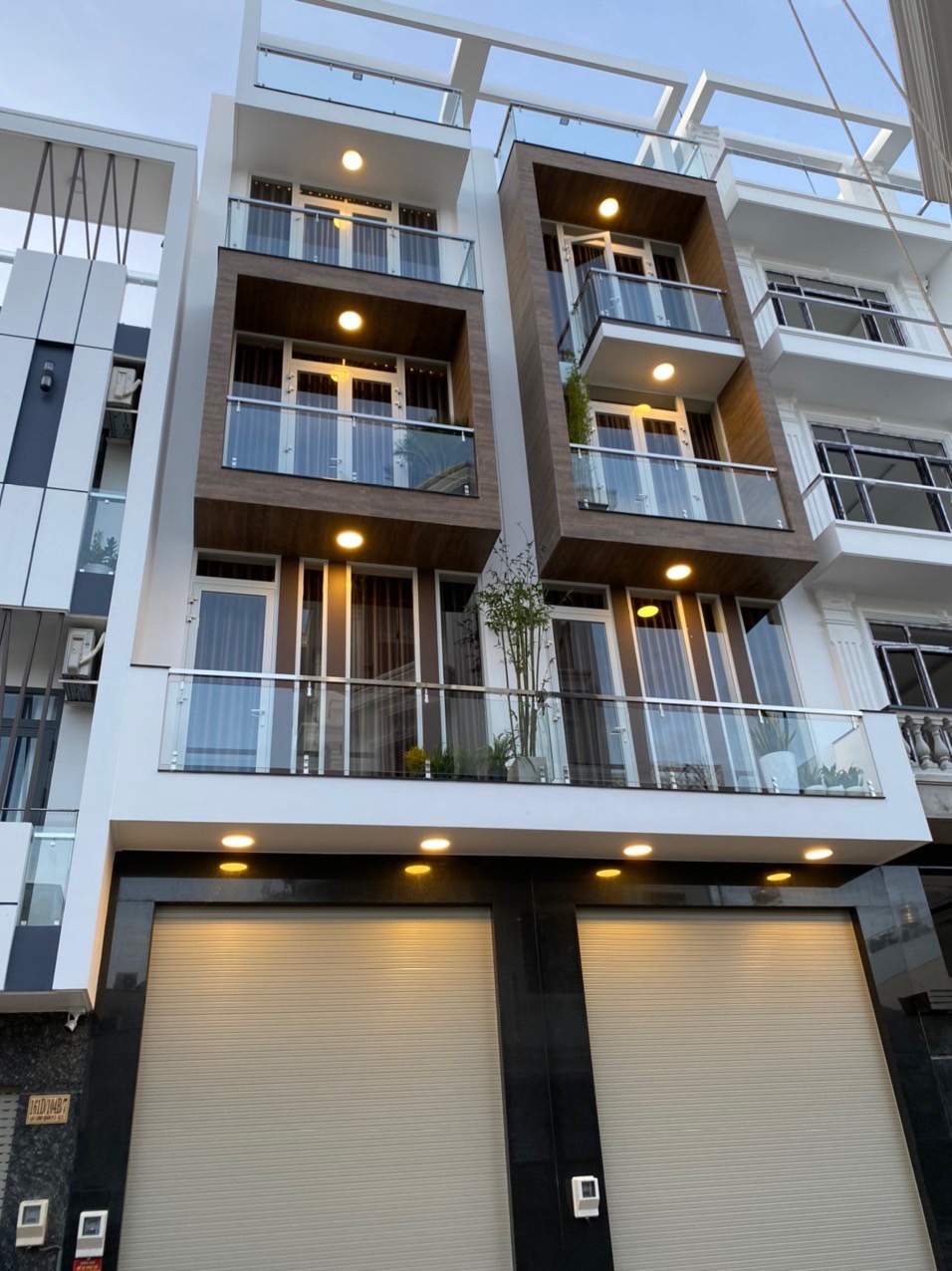 Bán nhà mới đẹp hẻm 8m Lạc Long Quân Q11 (4.1x12) 4,5 tấm giá 9,7 tỷ