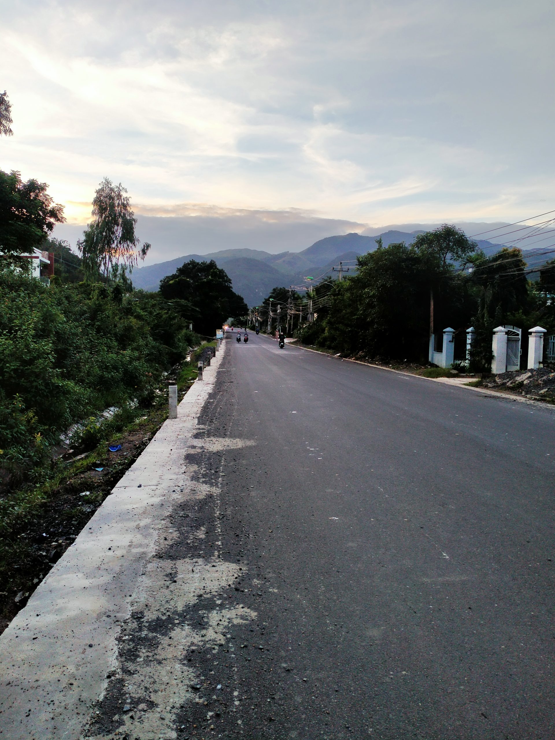 Đất mặt tiền đường tỉnh lộ 3 xã Phước Đồng Nha Trang. Ngang 10m.