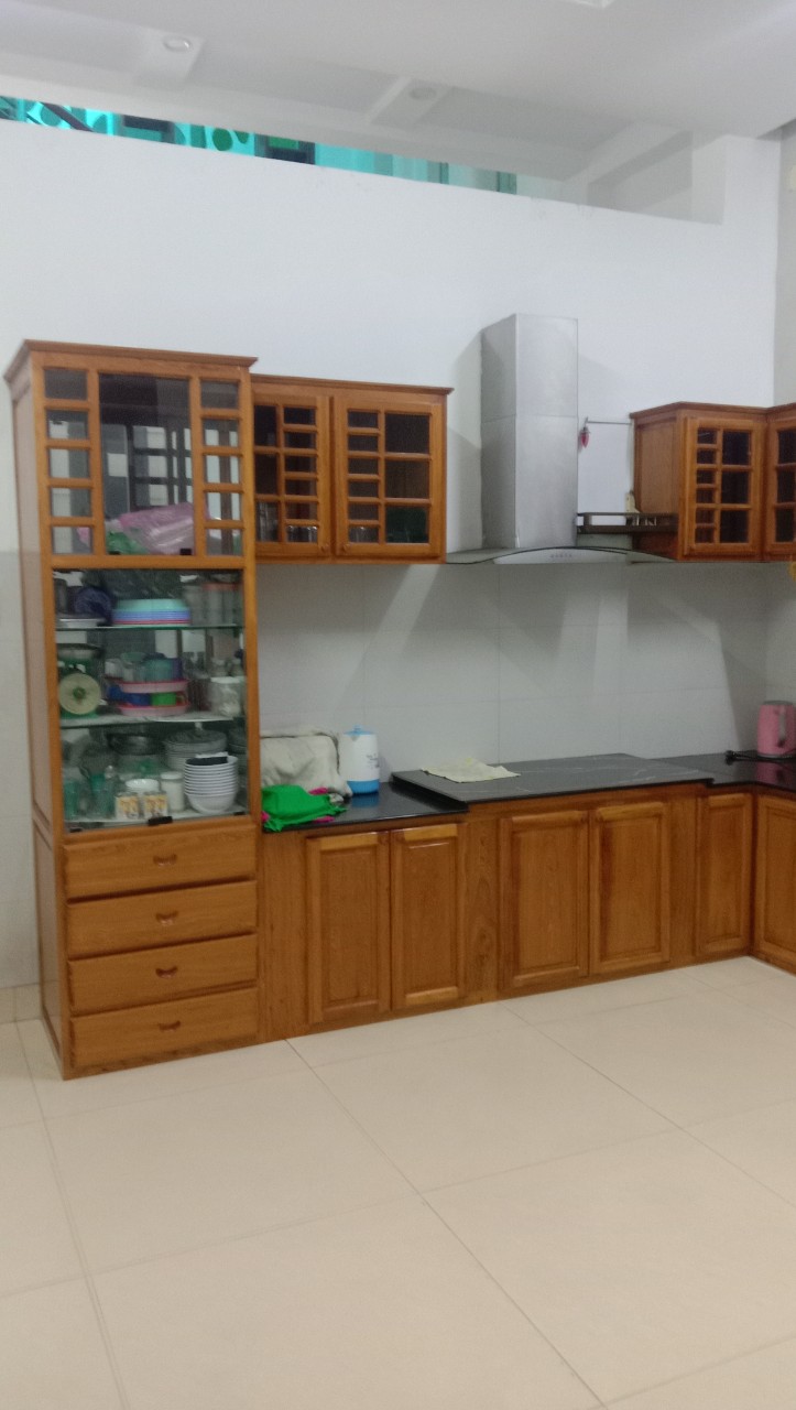 Bán nhà 3 tầng , mặt đường giã tượng