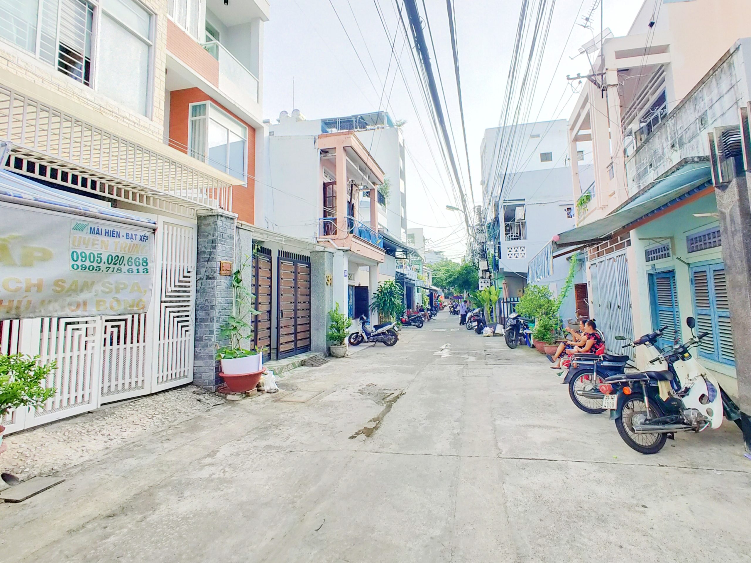 BÁN NHÀ 2 MẶT ĐƯỜNG KHU BÀN CỜ PHƯỜNG PHƯỚC HÒA TTTP Nha Trang. Dt 68,6m2 x 3T. Giá 4,5 tỷ.