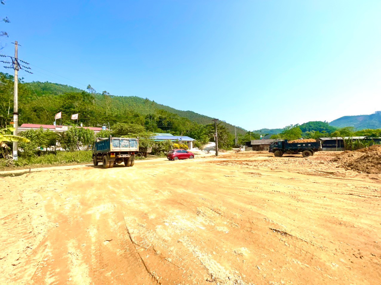 Rẻ như cho, 300m ,mt 8m,tc65,giá 300tr.