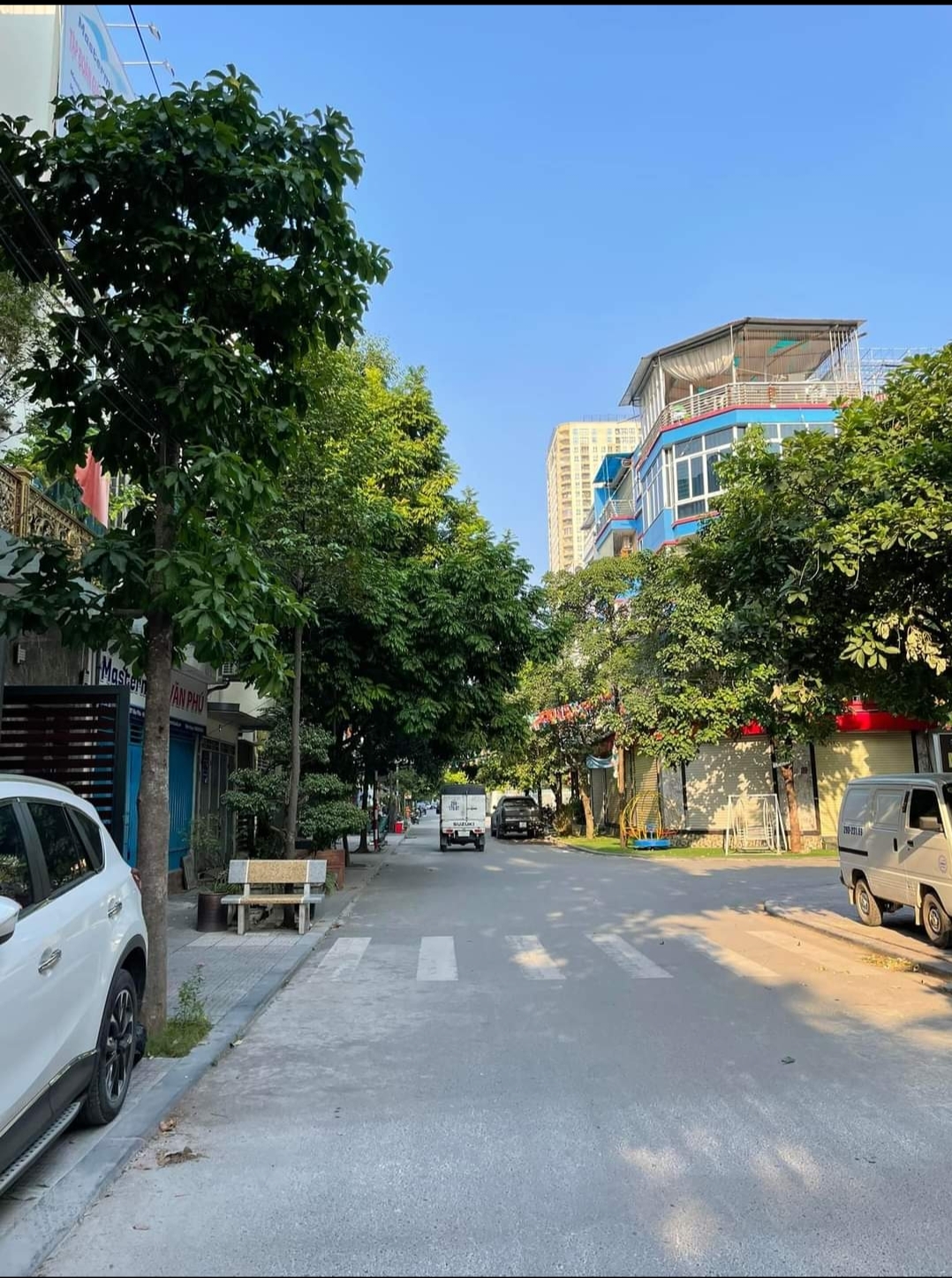 Bán nhà riêng phố Trần Quốc Hoàn, ôtô, vỉa hè, ngõ thông, kinh doanh, 60m2, mặt tiền 6m, giá rẻ 15.5tỷ