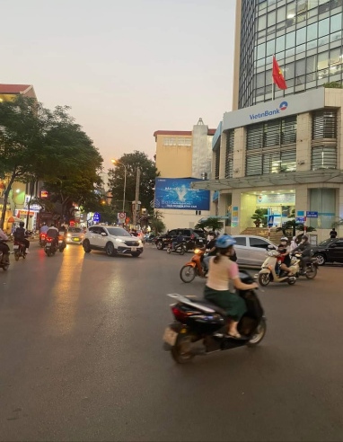 MẶT PHỐ GIANG VĂN MINH, 5 TẦNG, 5,8M MẶT TIỀN, KINH DOANH SẦM UẤT