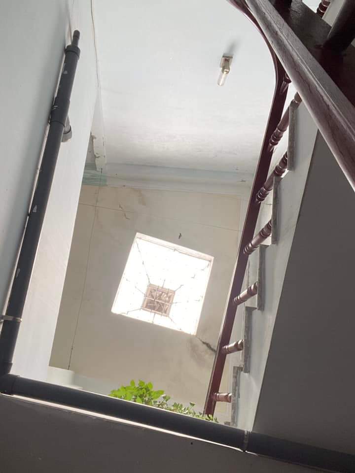 Nhà Ngõ 85 XUÂN THỦY- NGÕ TO - GẦN PHỐ - NHÀ DÂN XÂY -37m x 4 tầng , giá 4.15 tỉ